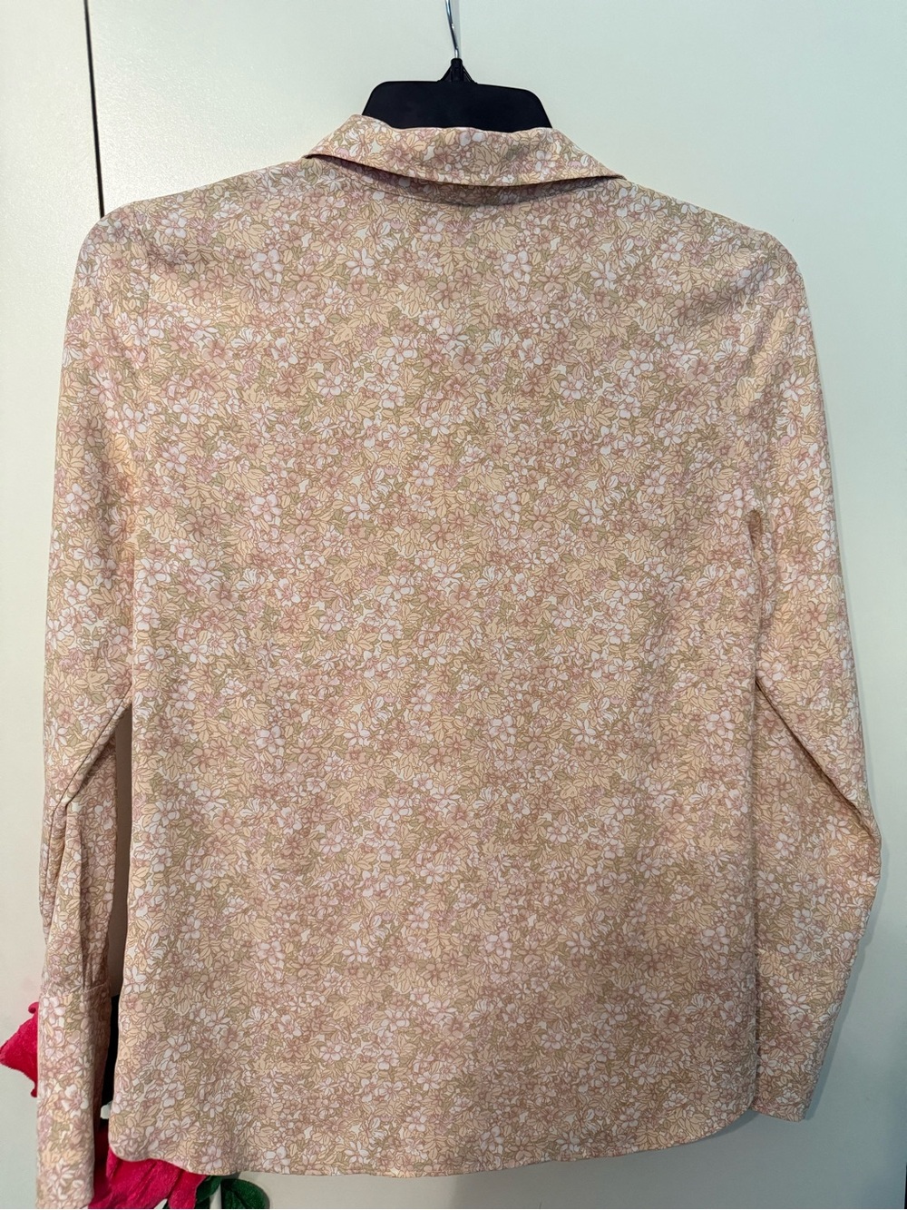 Never Worn! H&M Pastel Floral Shirt in Pink, Cream and Green - Picture 5 of 6